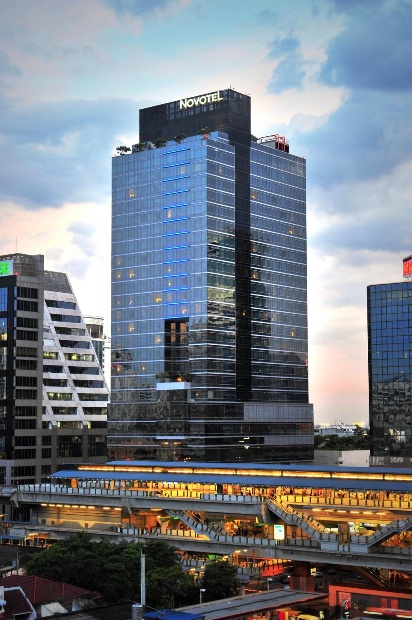 Four Points By Sheraton Bangkok Ploenchit - Formerly Novotel Bangkok Ploenchit Exterior photo